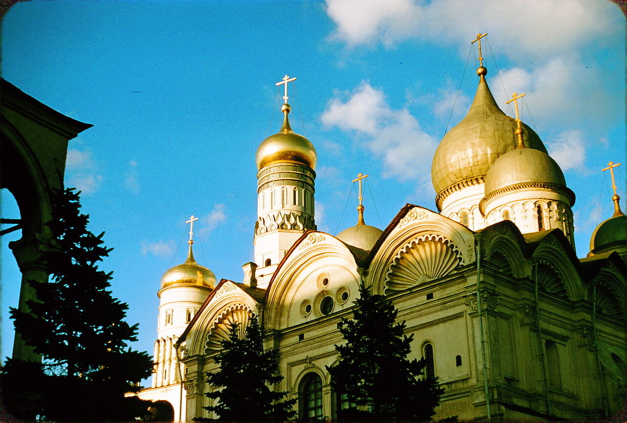 Архангельский собор (на фоне Колокольни Ивана Великого)