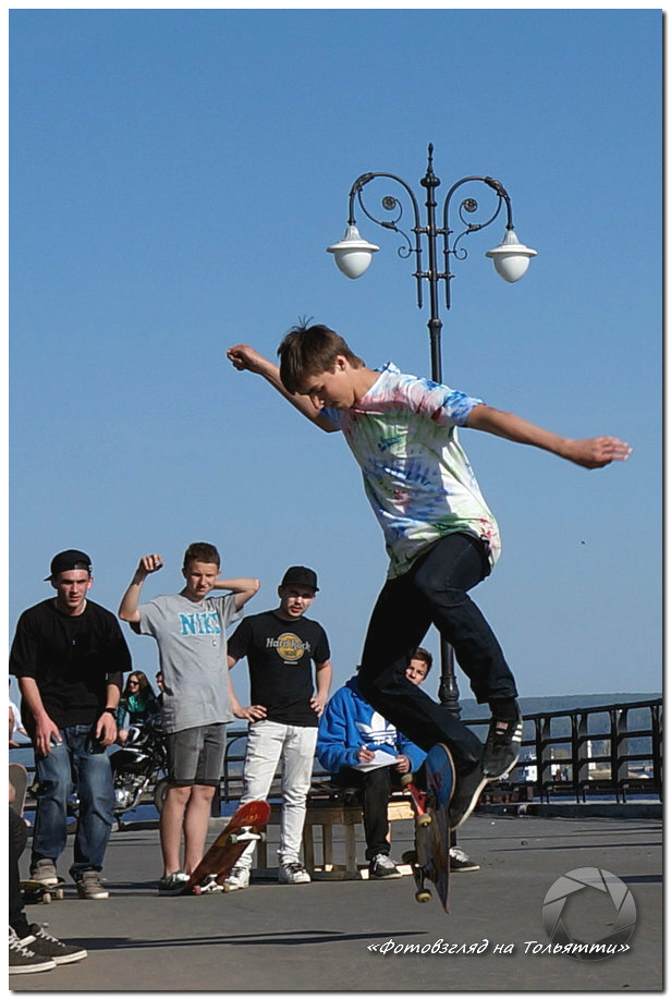 Скейтеры на набережной Тольятти