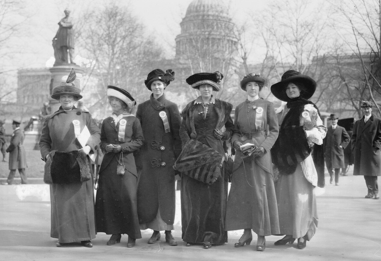 3 марта 1913 г. Участницы парада (слева направо): Рассел МакЛеннан, Алтея Тафт, Лью Бриджес, Ричард Кок Берлсон, Альберта Хилл и Ф. Рэгсдейл.