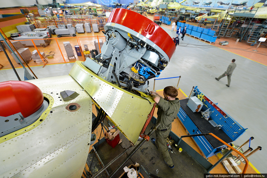 من داخل المصنع  --- تصنيع المقاتلة  سو 30 و طائرة التدريب  ياك 130 ...  مصنع اركوتسك للطيران 0_6d939_ad815ed3_orig