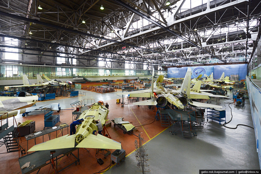 من داخل المصنع  --- تصنيع المقاتلة  سو 30 و طائرة التدريب  ياك 130 ...  مصنع اركوتسك للطيران 0_6d948_91dd211f_orig