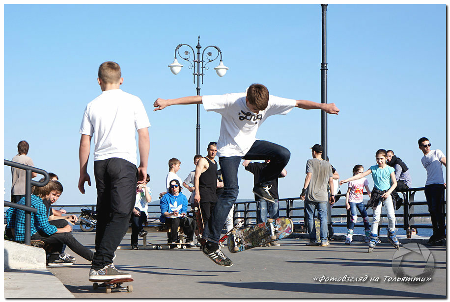 Скейтеры на набережной Тольятти