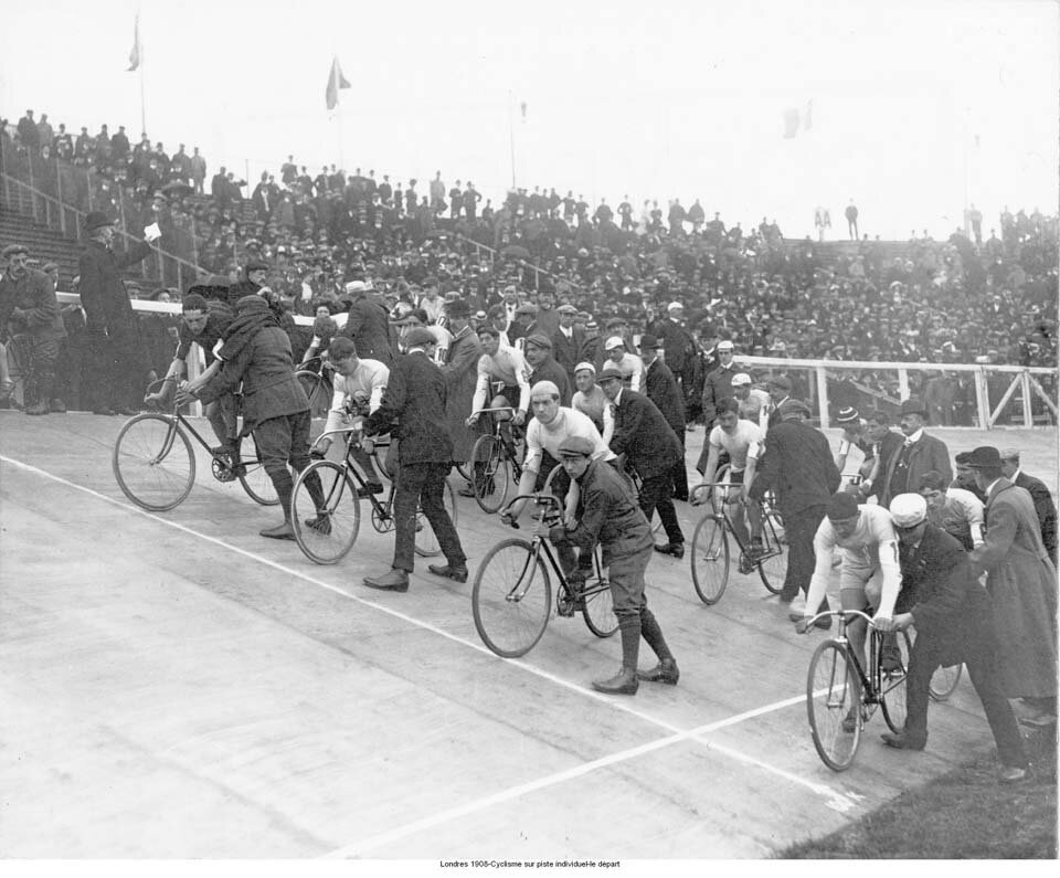 Фото Олимпийских игр в Лондоне 1908, 1948 и 2012 годов. 