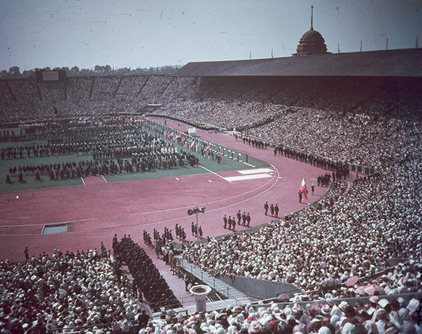 Фото Олимпийских игр в Лондоне 1908, 1948 и 2012 годов. 