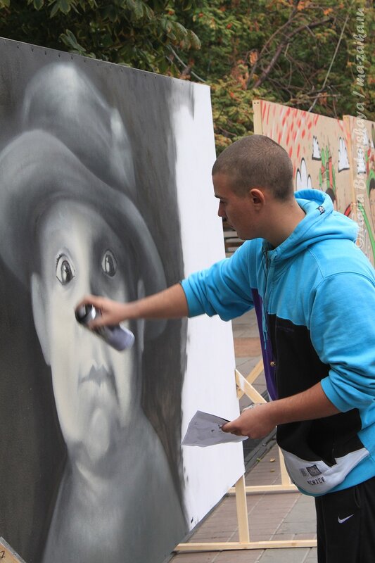 Графитчики обосновались на проспекте Кирова, Саратов, 09 сентября 2012 года