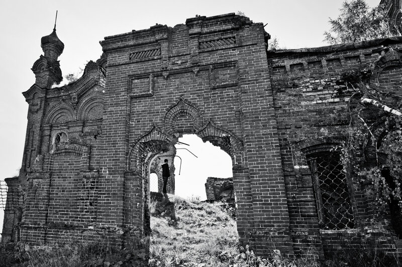 с. Покча. Руины Благовещенской церкви.