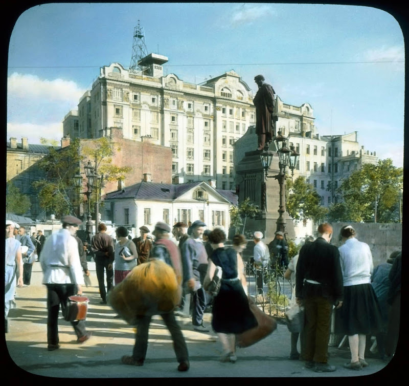 Москва в 1930 году, в цвете.