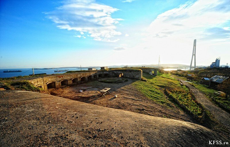 Петропавловская мортирная батарея Владивостокской крепости бруствер и дворики