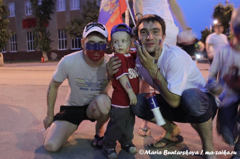 Футбольные болельщики, Саратов, 16 июня 2012 года