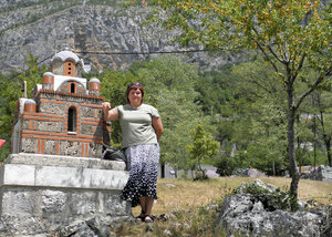 Montenegro - страна черных гор, цветущих олеандров, горных серпантинов. 0_a8059_785cb483_M