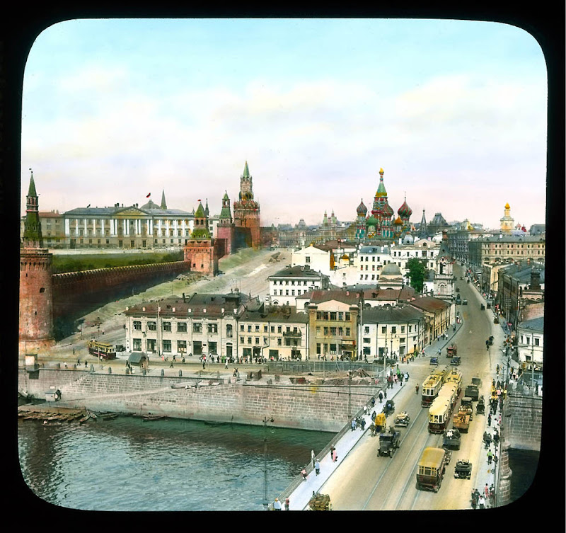 Москва в 1930 году, в цвете.