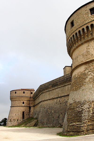 Замок San Leo (провинция Римини)