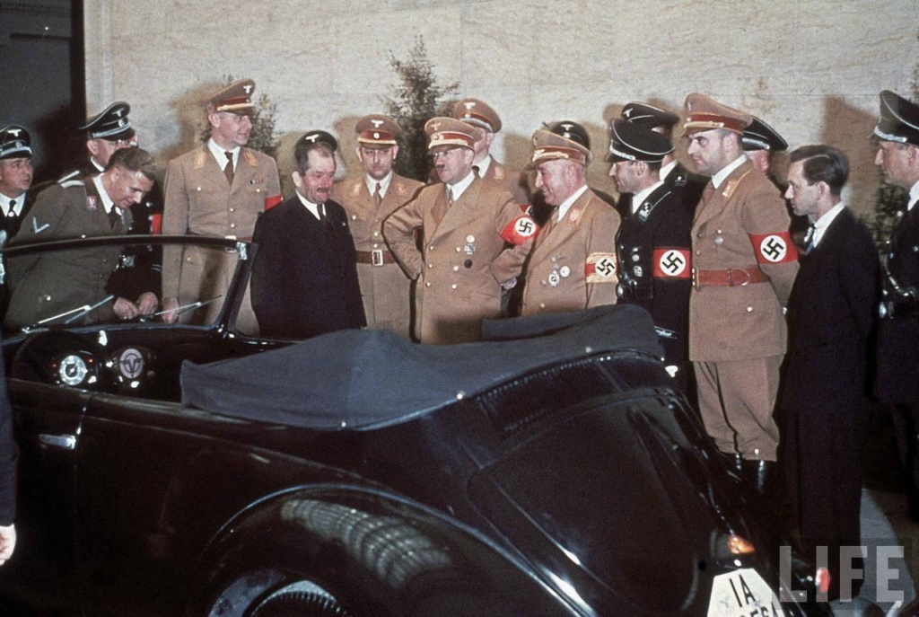 Гитлер и его соратники в цвете