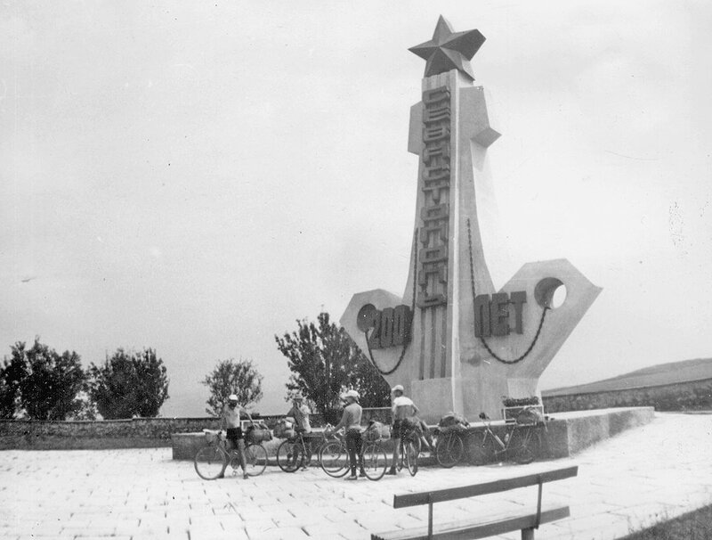 20. Памятник в честь 200-летия Севастополя