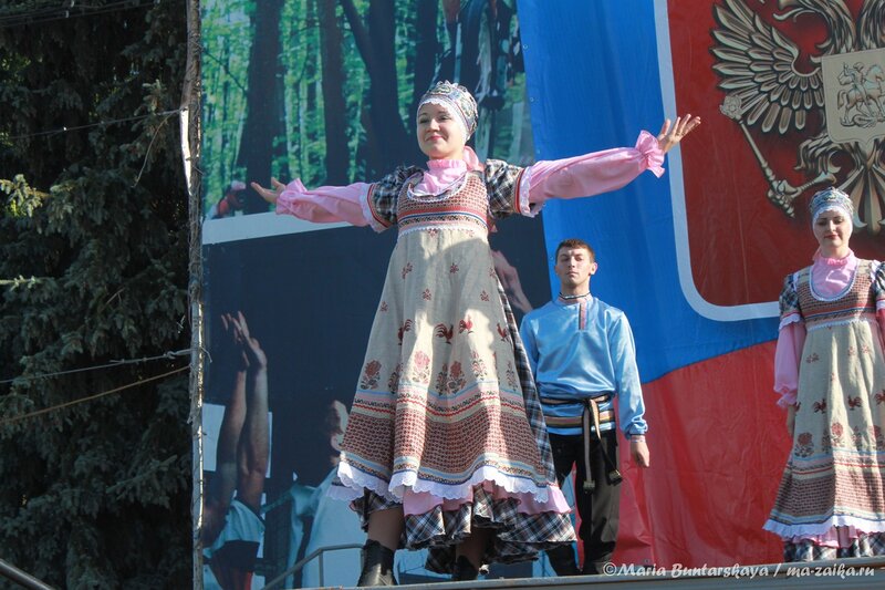 Ансамбль 'Варенька', Саратов, Театральная площадь, 12 июня 2013 года