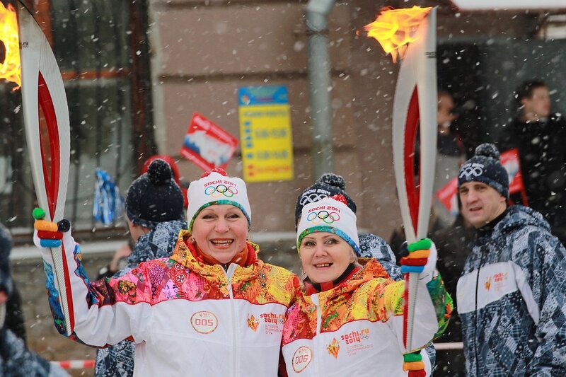 Эстафета олимпийского огня в Кирове: участницы эстафеты