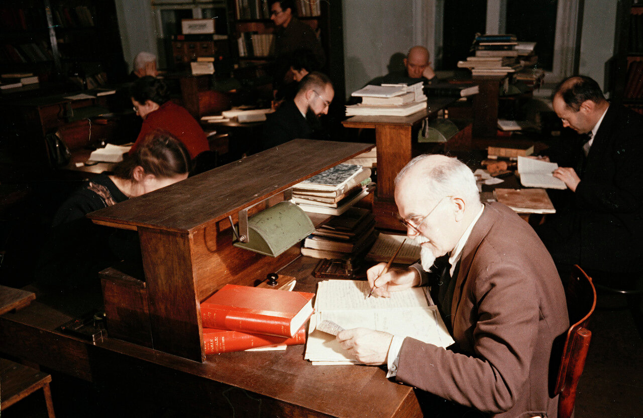 В отделе рукописей Ленинской библиотеки