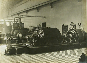 Общий вид динамо-машин, установленных в одном из цехов завода.