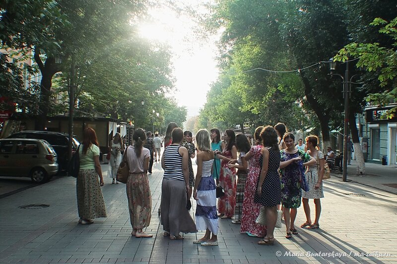 Флешмоб женственности, Саратов, проспект Кирова, 01 августа 2014 года