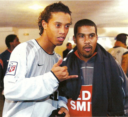  2 февраля 2002 года состоялся матч «Монпелье» - «ПСЖ», в котором друг против друга играли два брата – Роналдо де Ассис и Роберто де Ассис. 