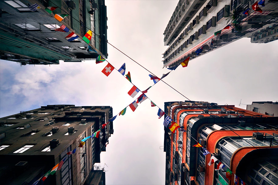 Гонконг в серии `Vertical Horizon` от Romain Jacquet-Lagreze