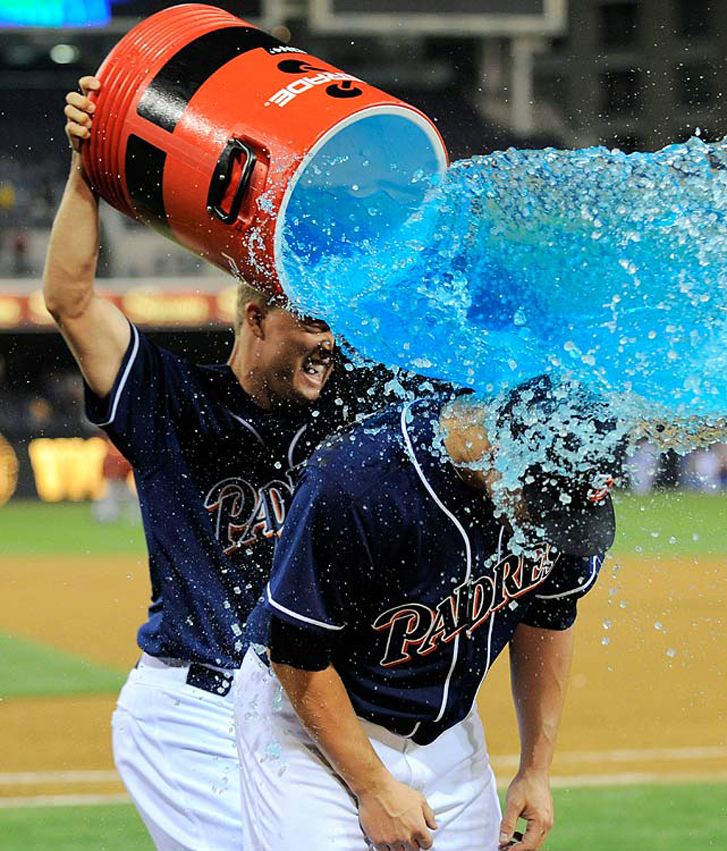 Победный душ в бейсболе - MLB Gatorade shower