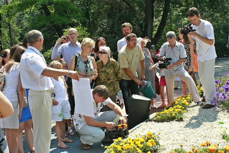 Закладка памятника Петру и Февронии, Саратов, городской парк культуры и отдыха им.Горького, 08 июля 2013 года