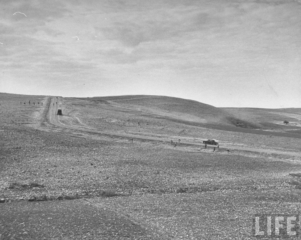 1948. На тайных сборах в горах «Хагана» тренируется атаковывать конвои
