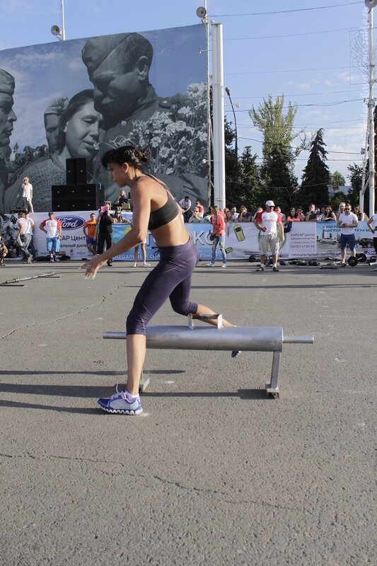 Турнир по кроссфиту 'Сила Воли-2013', Саратов, Театральная площадь, 28 июля 2013 года