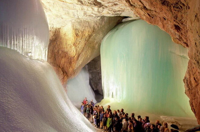 Ледяная пещера Айсризенвельт. Австрия