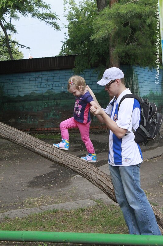 Малыши заглянули на 'Свадебное обозрение', Саратов, 16 июля 2013 года