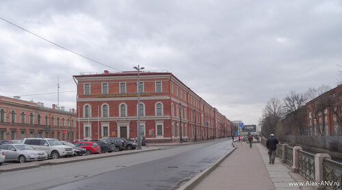 Новое здание Военно-Морского музея.