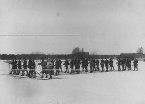Отряд  солдат полка на учении  при I-ой Петербургской императора Александра III  бригаде отдельного корпуса пограничной стражи.