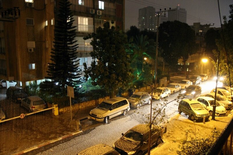 Град за моим окном ложиться как снег. Израиль, Рамат-Ган. 