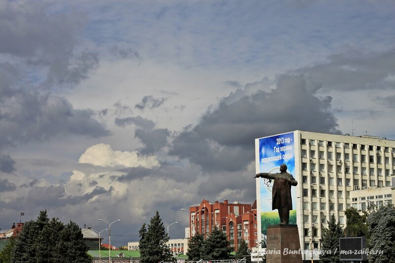 Небо и Ленин, Саратов, 07 сентября 2013 года