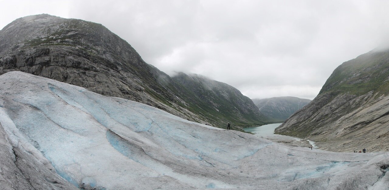 Восхождение на ледник Нигардсбреен. Ascent on the Nigardsbreen Glacier 