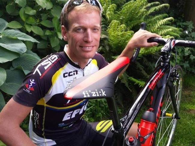 Профессиональный голландский велогонщик Маартен де Йонг бронировал себе места на оба печально извест
