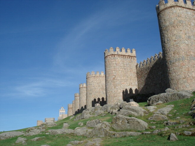Крепостная стена города Авилла. Испания