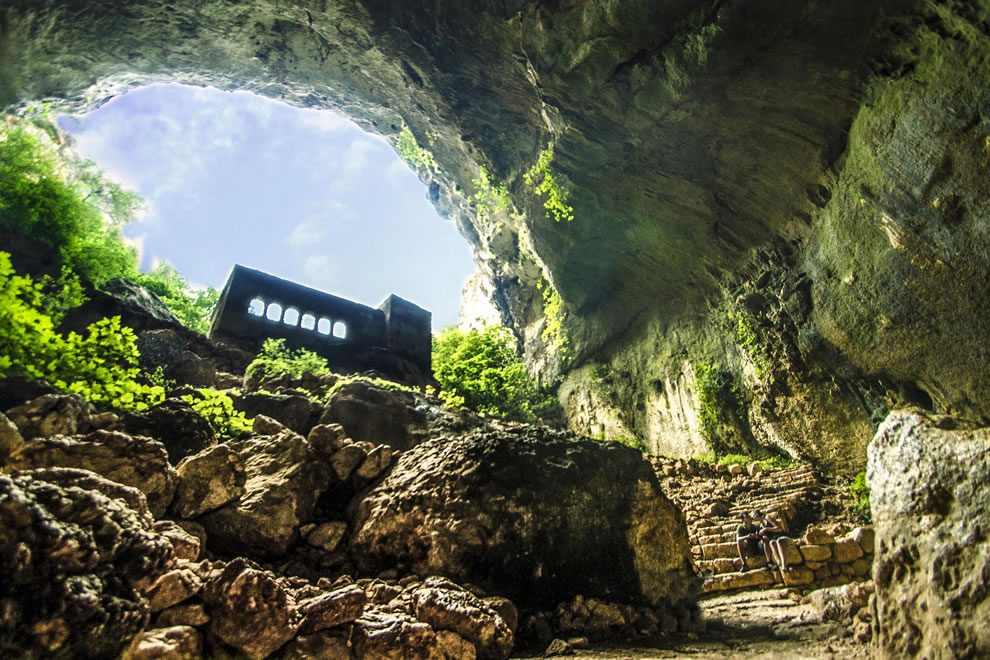 Самые впечатляющие пещеры мира