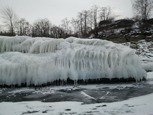 Ледяная красота на Аргазинском водохранилище