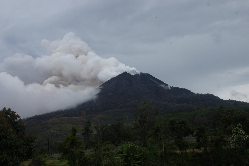Вулкан Синабунг, извержение
