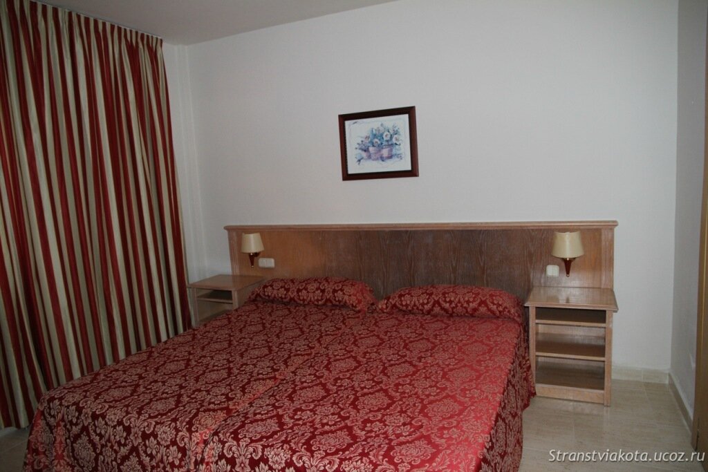 Спальня 2 в двухспальном апартаменте в H10 Costa Salinas
