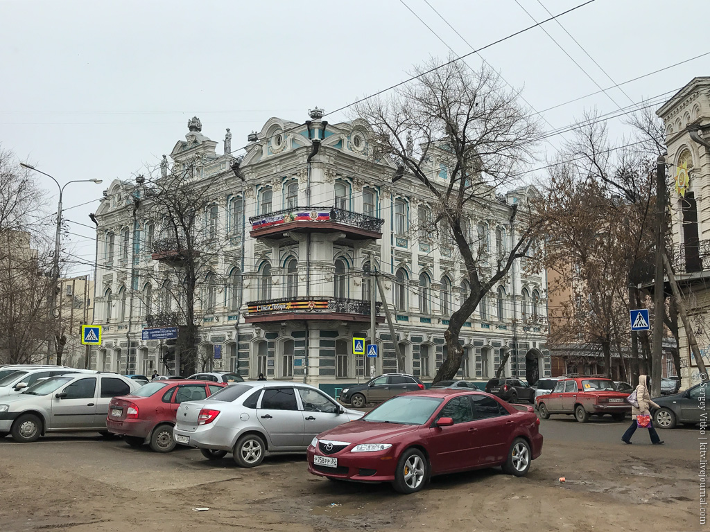 Город под дождем Астрахани, дождь, города, периметру, Кремль, самых, между, улица, памятник, Наверное, площади, городом, заметил, много, главной, Кремля, улицы, Астрахань, здание, Самое