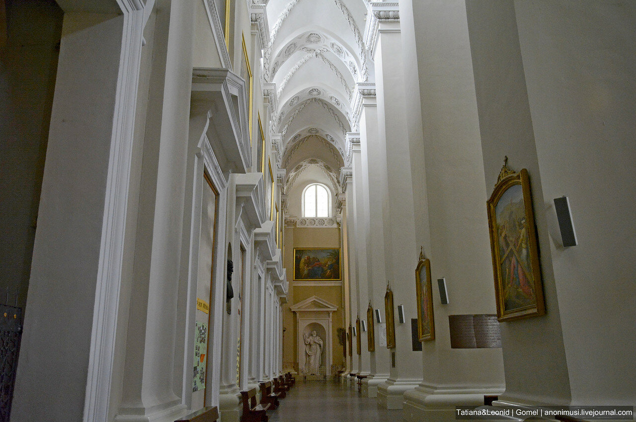 Кафедральный собор Святого Станислава и Святого Владислава. Вильнюс
