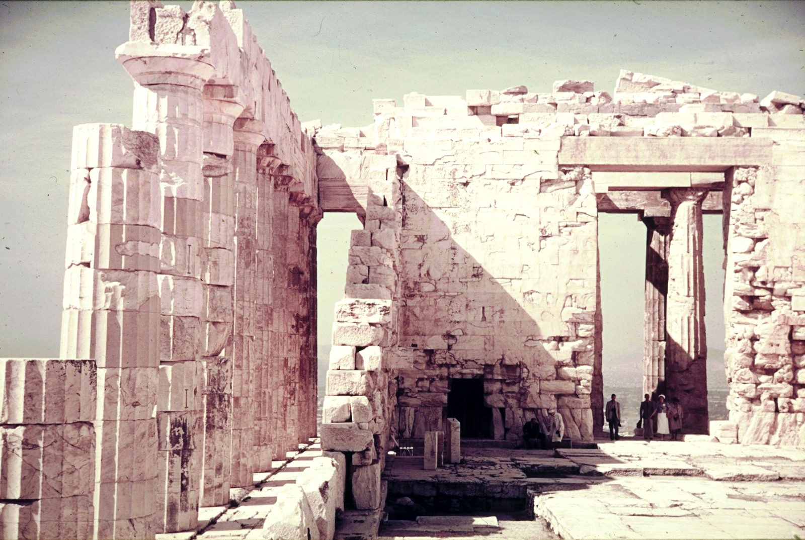 Акрополь. Парфенон. Колоннада южной стороны