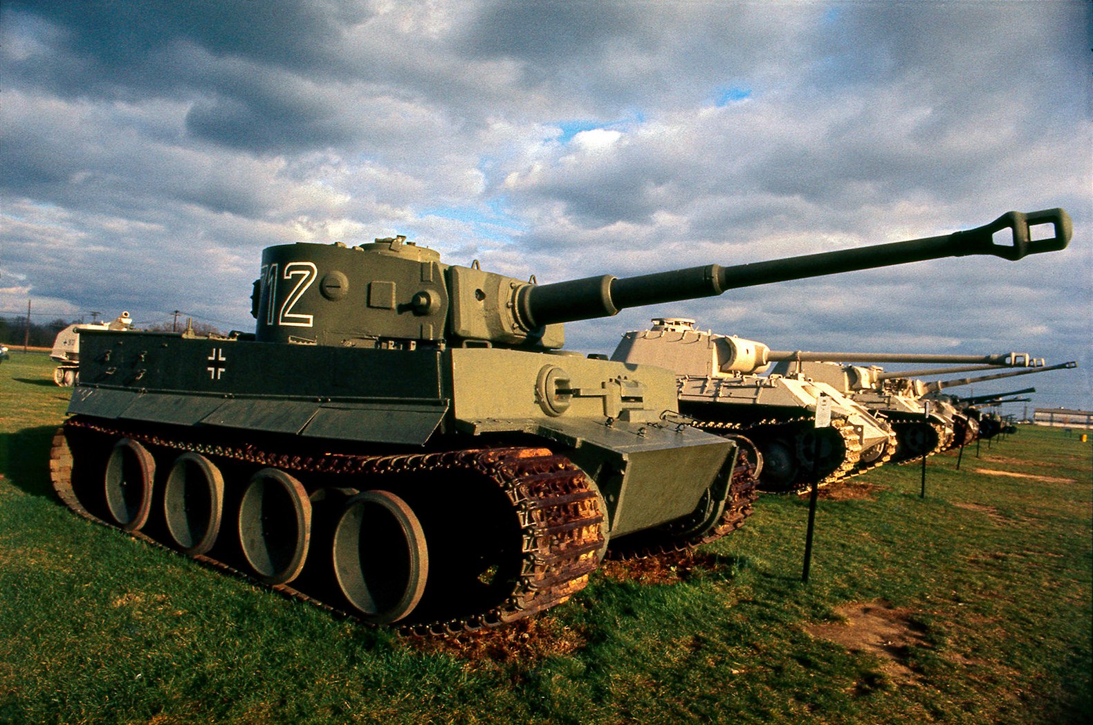 Где танк тигр. Танковый музей Абердинский полигон. Танк тигр. Немецкий танк тигр. Танк тигр 712 номер.