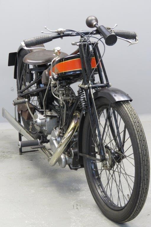 Старинный мотоцикл Cotton Blackburne 1925