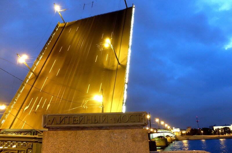 Литейный мост развод 2022. Литейный мост в Санкт-Петербурге. Литейный разводной мост. Литейный мост в Санкт-Петербурге развод. Литейный мост развод.