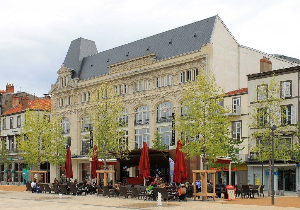 Клермон-Ферран. Площадь Жоуд (Place de Jaude)