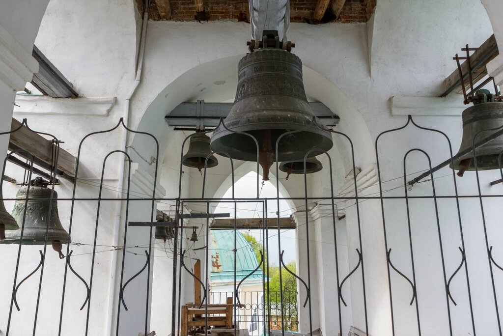 Колокола в звоннице, Спасо-Преображенский монастырь